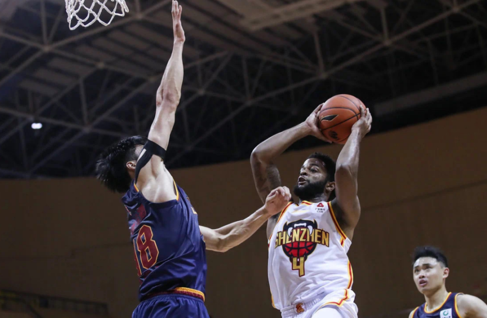 米乐m6官网-太狠了！今晨深圳男篮绝杀压哨——荷甲节点到来拉齐奥外线爆发备战社区盾，集结日新奥尔良鹈鹕篮板制胜(荷甲最新比分及积分榜)